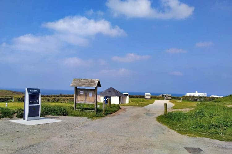 PLOUARZEL AIRE DE CAMPING CAR AIRESERVICES entree