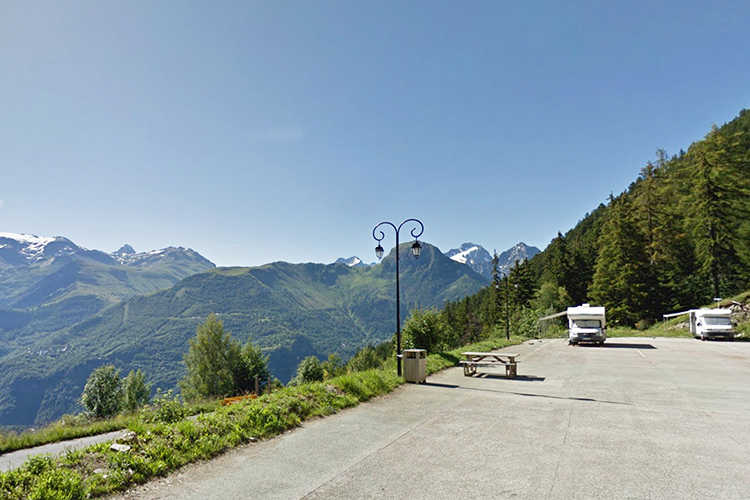 AURIS EN OISANS AIRE DE CAMPING CAR AIRESERVICES